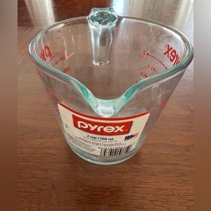 NWT 2 cup/500 ml measuring cup